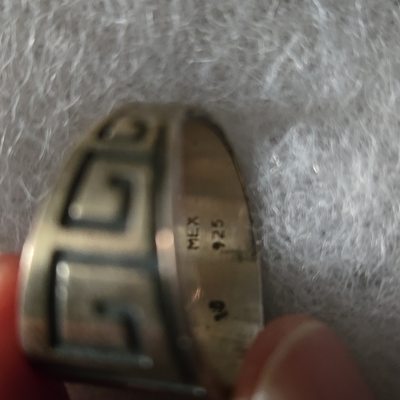 Women's Silver Ring and Pendant Set - Picture 4 of 10